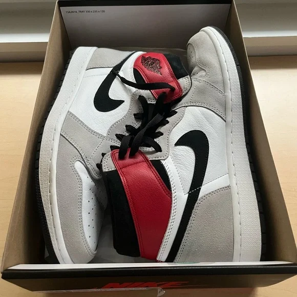 Nike Air Jordan 1 Retro High Sneakers Light Smoke Grey Size 11